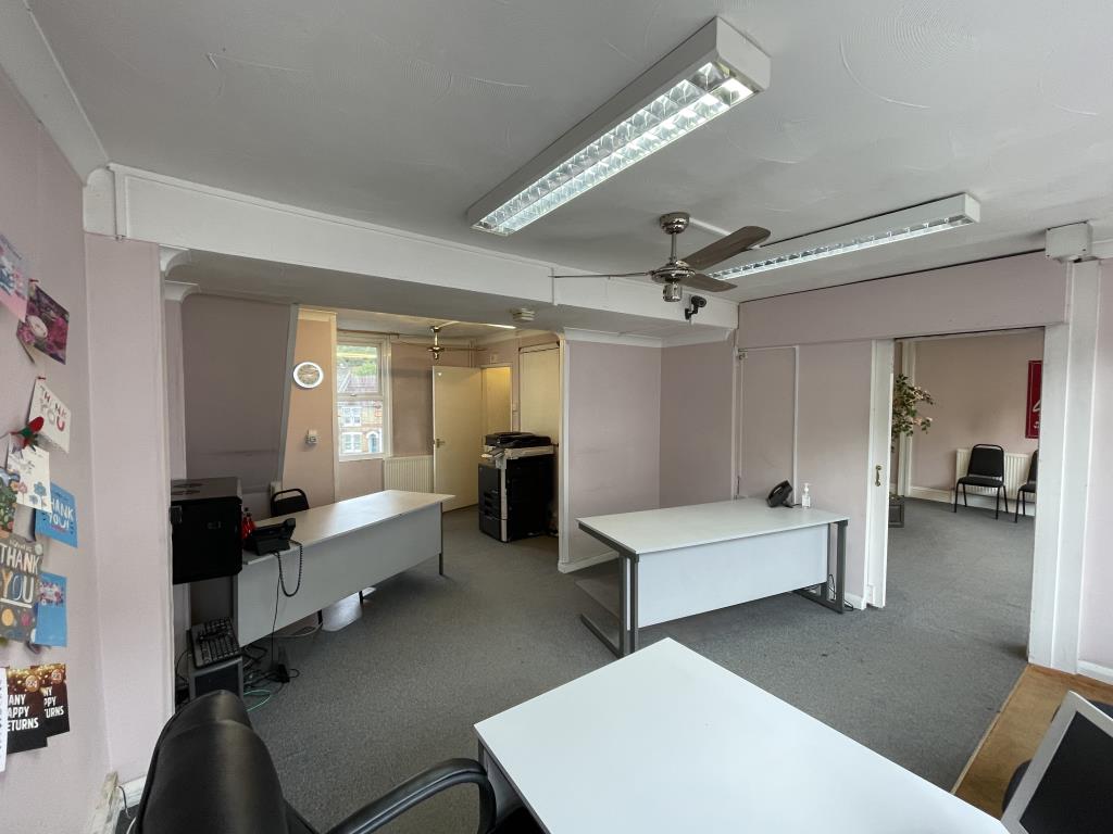 Lot: 130 - LARGE ADJOINING PROPERTIES WITH LAND TO REAR WITH PREVIOUS PLANNING PERMISSION FOR CONVERSION -